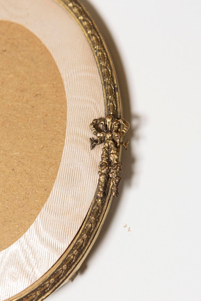 French 19th Century Pair of Gilded Bronze Hanging Picture Frames with Floral Garland and Bow Motifs - JAA