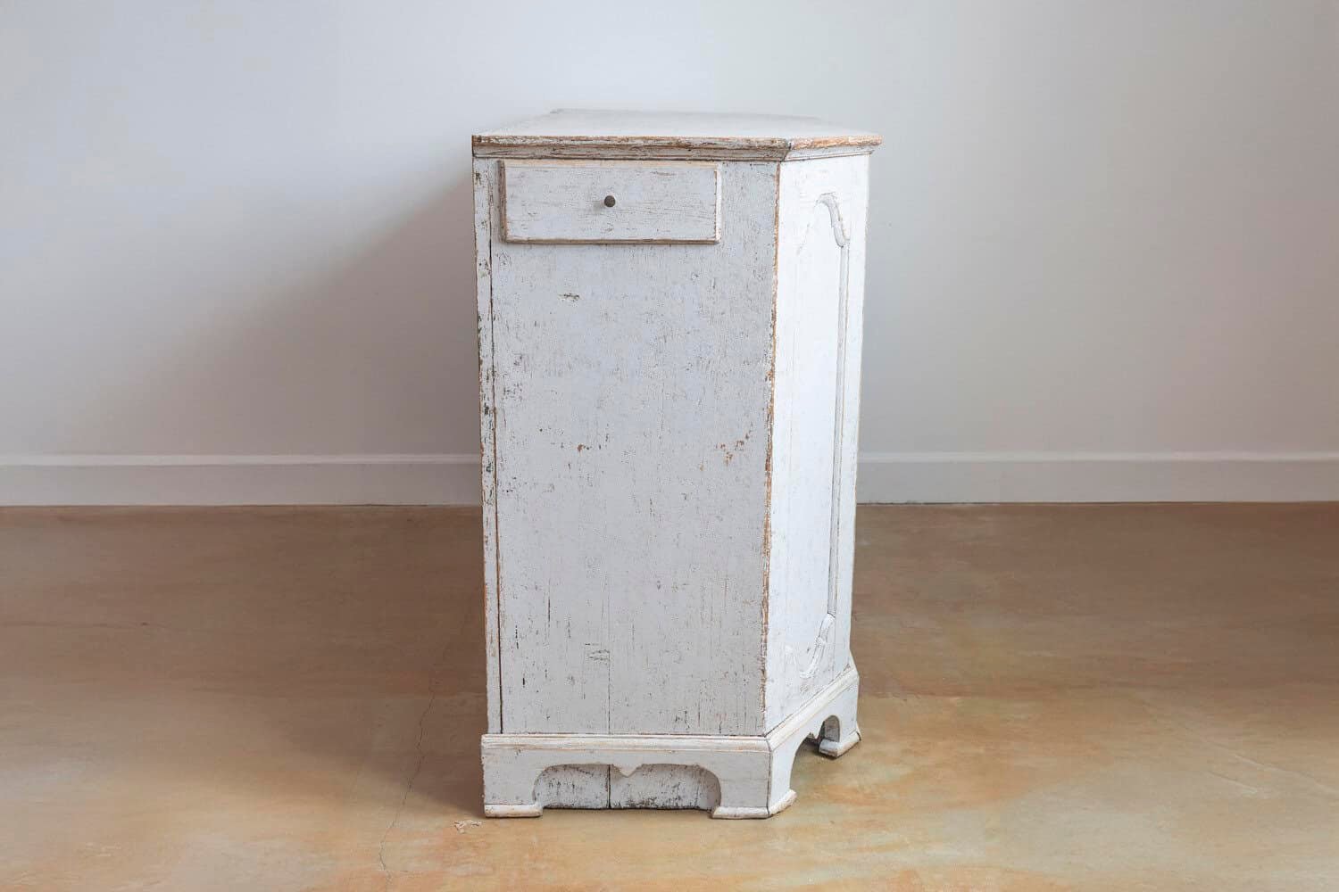Swedish Rococo Period 18th Century Buffet from Värmland with Canted Side Posts - JAA