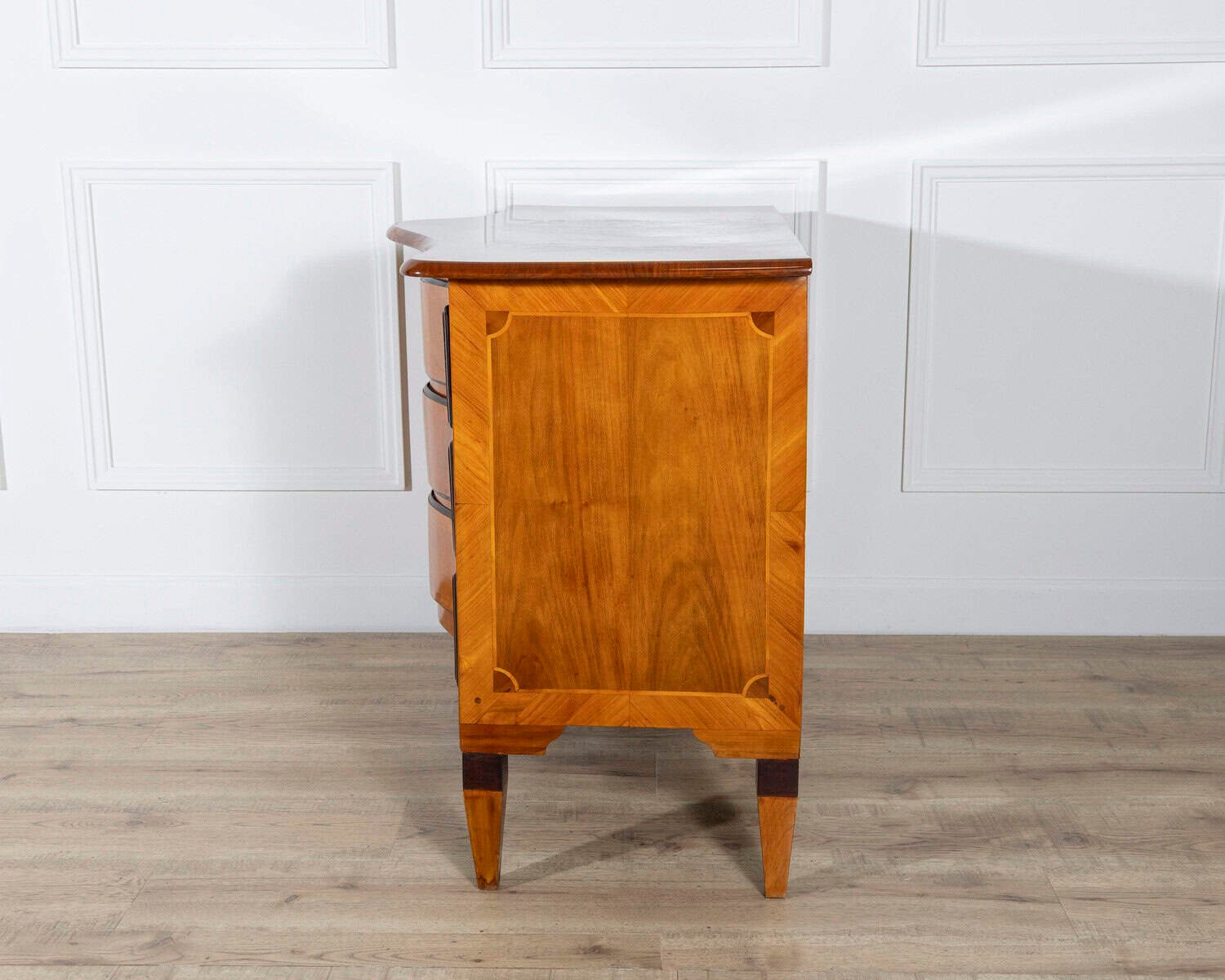 Italian 18th Century Louis XV/XVI Walnut Serpentine Chest with Burl Top, c.1770 - JAA