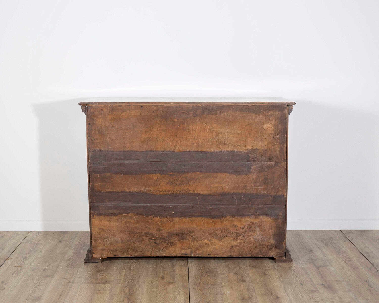 Walnut Chest Of Drawers, Lombardy, Early 18th Century - JAA