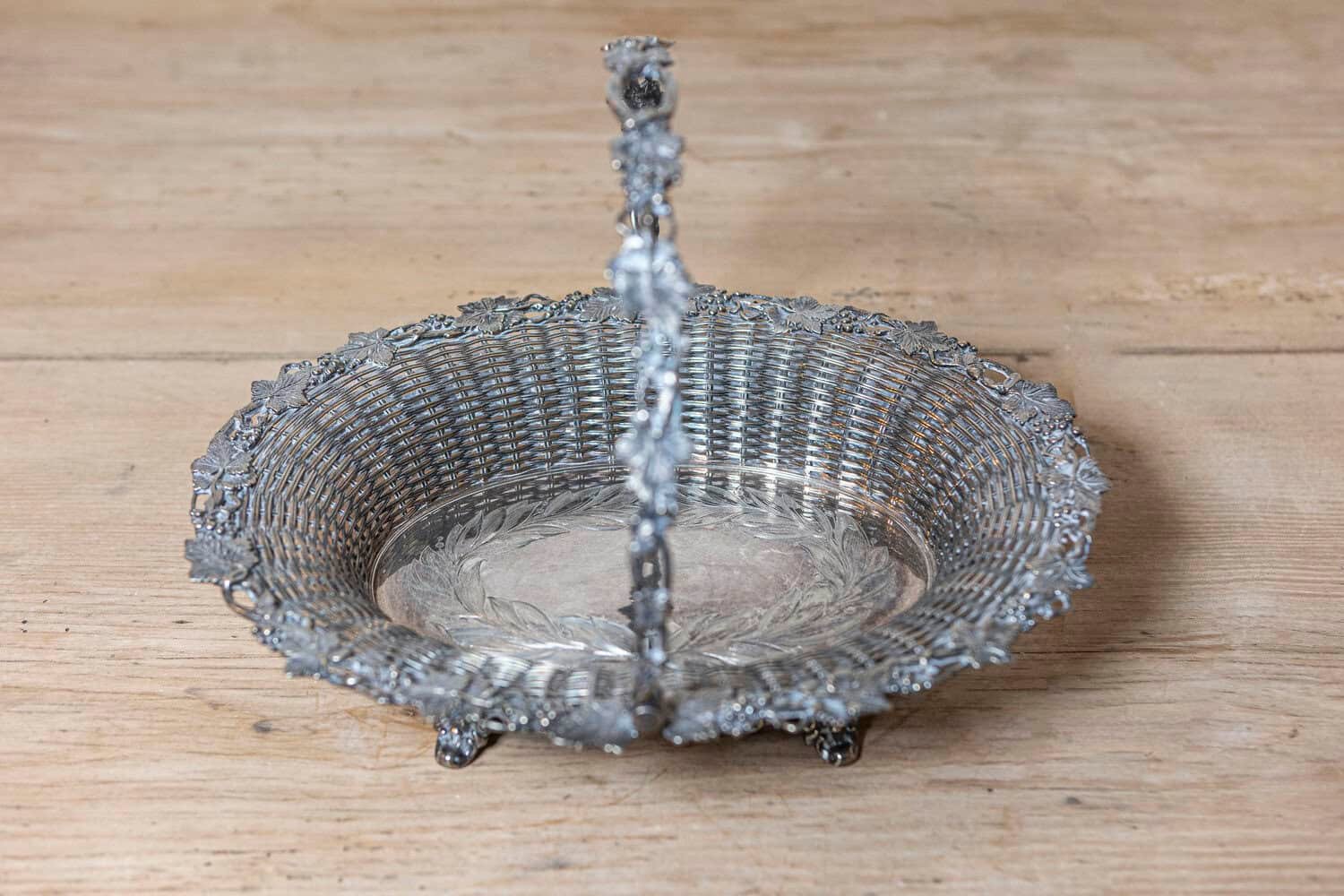 English 19th Century Silver Plated Pierced Bread Basket with Vine and Foliage - JAA