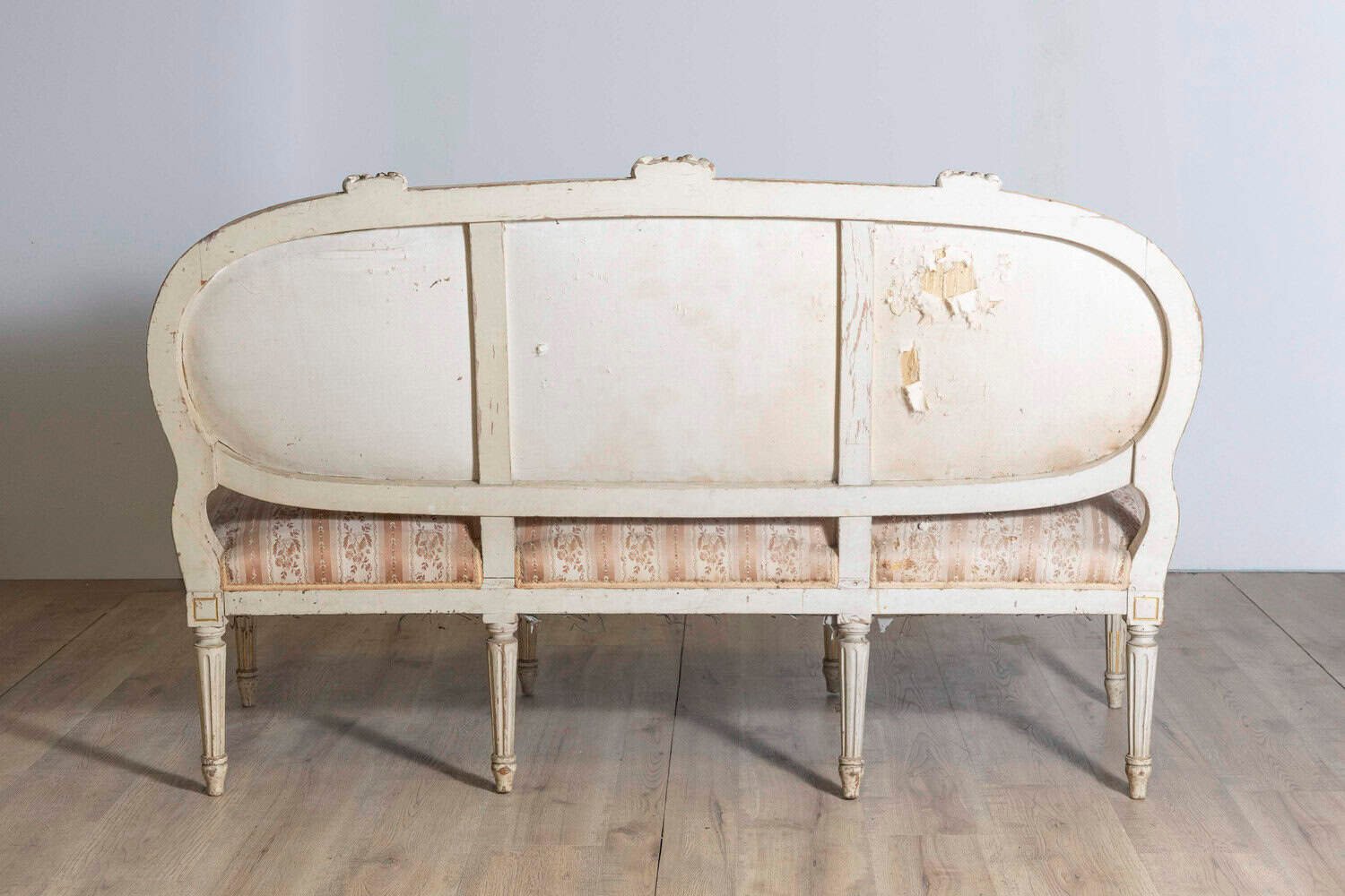 1790s Louis XVI Period French Painted Sofa with Oval Back and Carved Foliage - JAA