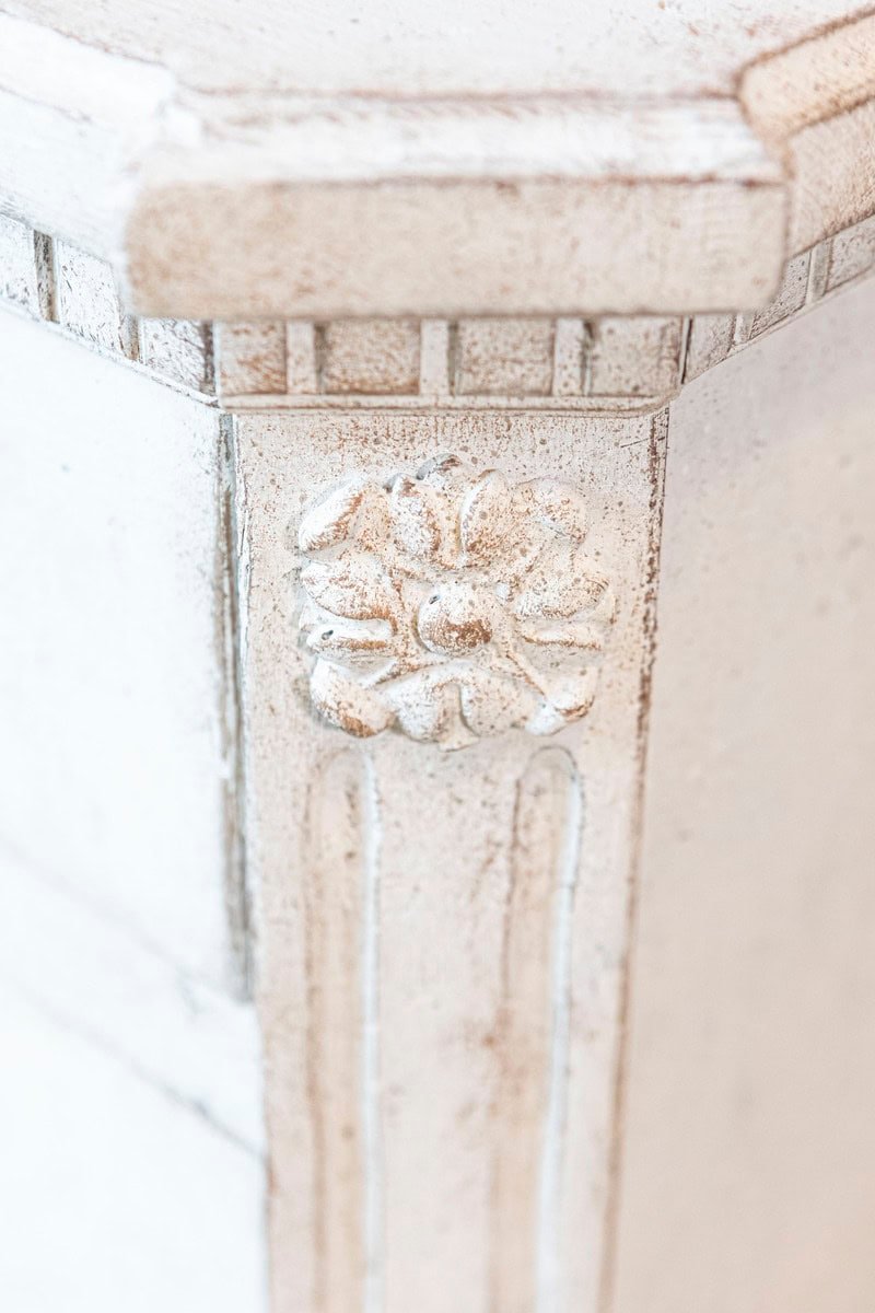 Swedish Painted Breakfront Three-Drawer Commode with Dentil Molding, circa 1880 - JAA