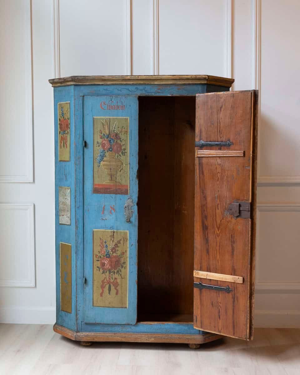 Tyrolean Early 19th Century Blue Painted Wardrobe with Hand-Painted Floral Panels and Original Inscription, Dated 1829 - JAA