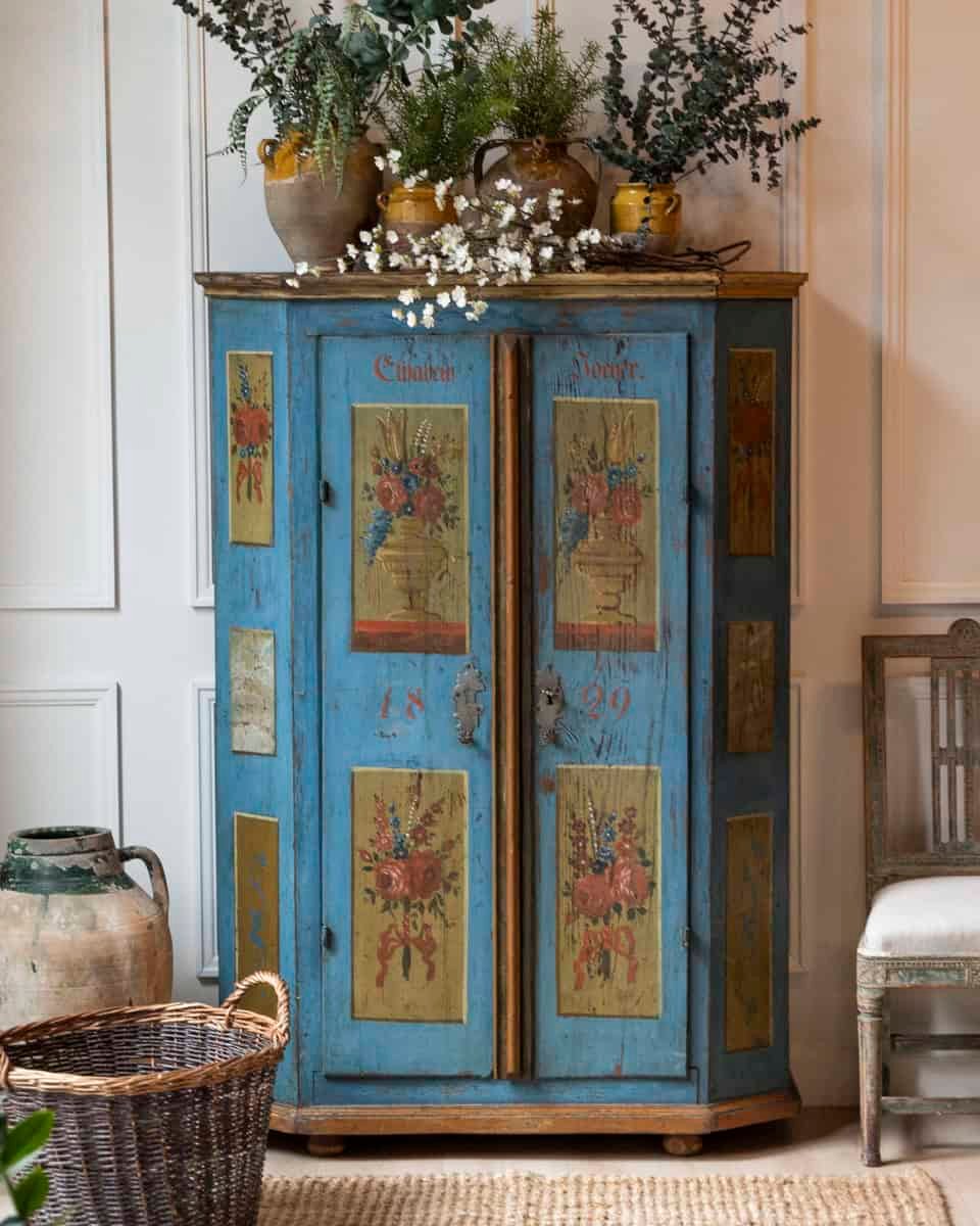 Tyrolean Early 19th Century Blue Painted Wardrobe with Hand-Painted Floral Panels and Original Inscription, Dated 1829 - JAA