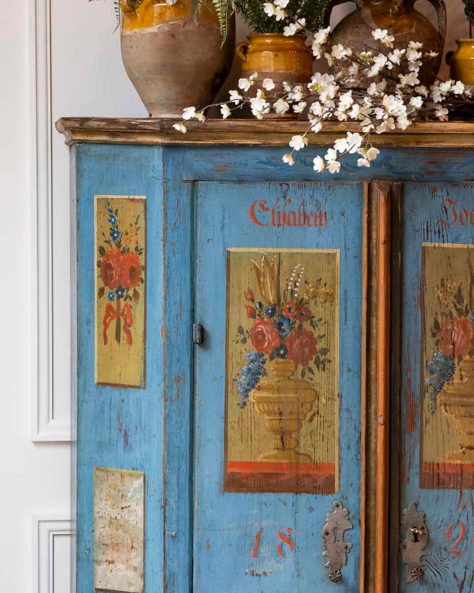 Tyrolean Early 19th Century Blue Painted Wardrobe with Hand-Painted Floral Panels and Original Inscription, Dated 1829 - JAA