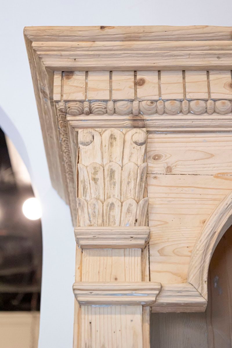 Italian Neoclassical Style Carved Pine Bookcase with Arched Motifs and Capitals - JAA