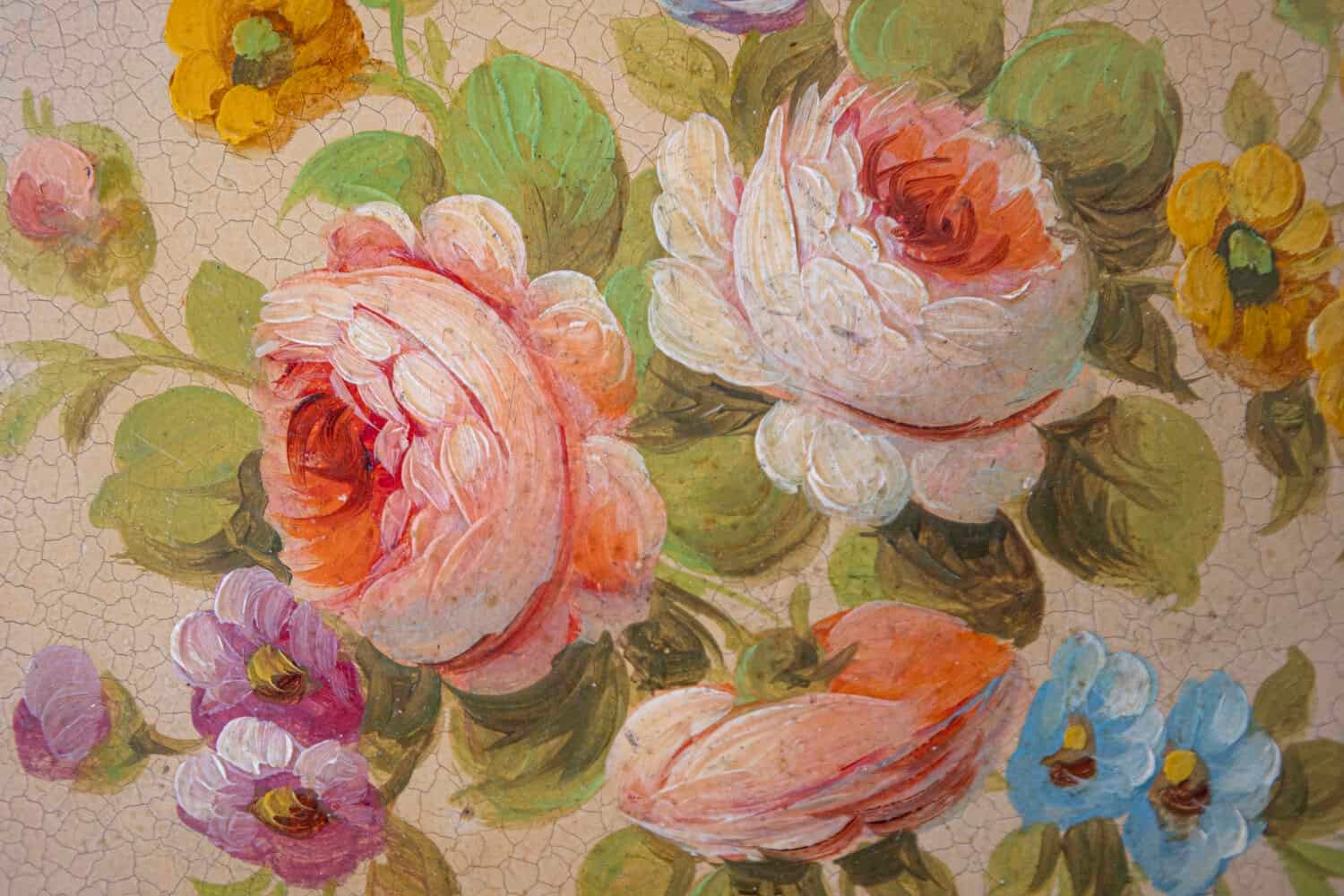 French Early 20th Century Hand-Painted Sheet Metal Tray with Roses on Pale Yellow Ground and Openwork Border - JAA