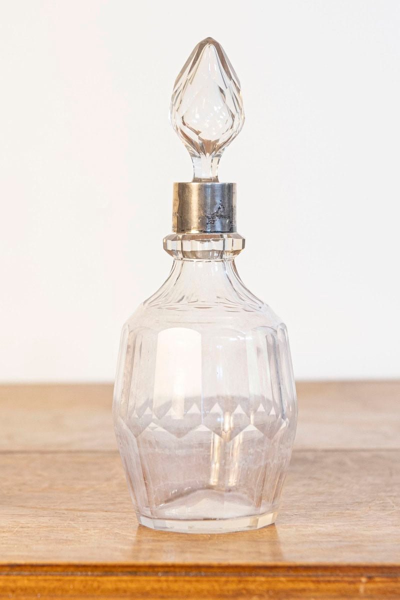 English Early 19th Century Crystal Toiletry Bottle with Stopper and Silver Neck - JAA