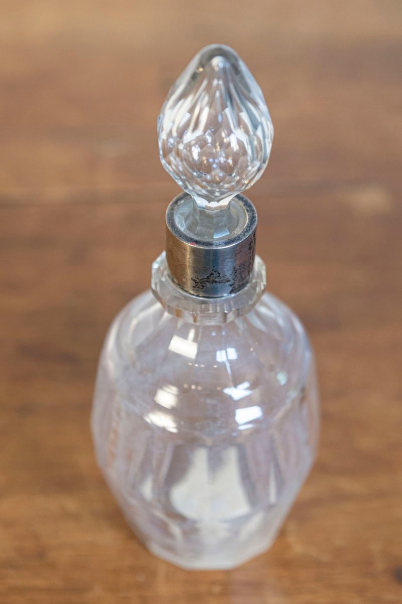 English Early 19th Century Crystal Toiletry Bottle with Stopper and Silver Neck - JAA