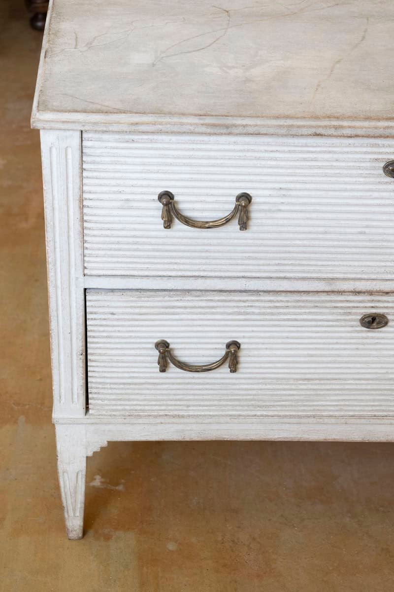 Swedish Gustavian Style 19th Century Painted Wood Chest with Reeded Accents - JAA