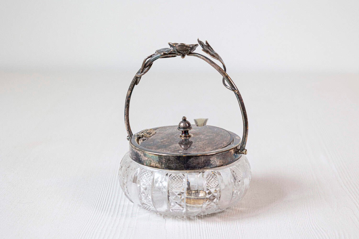 English Early 20th Century Cut Glass and Silver Plate Sugar Bowl - JAA