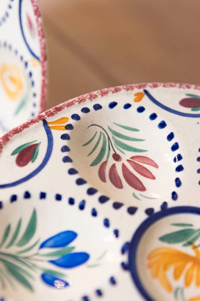 French 19th Century Quimper HB Manufacture Faïence Oyster Plates with Floral Motifs - JAA