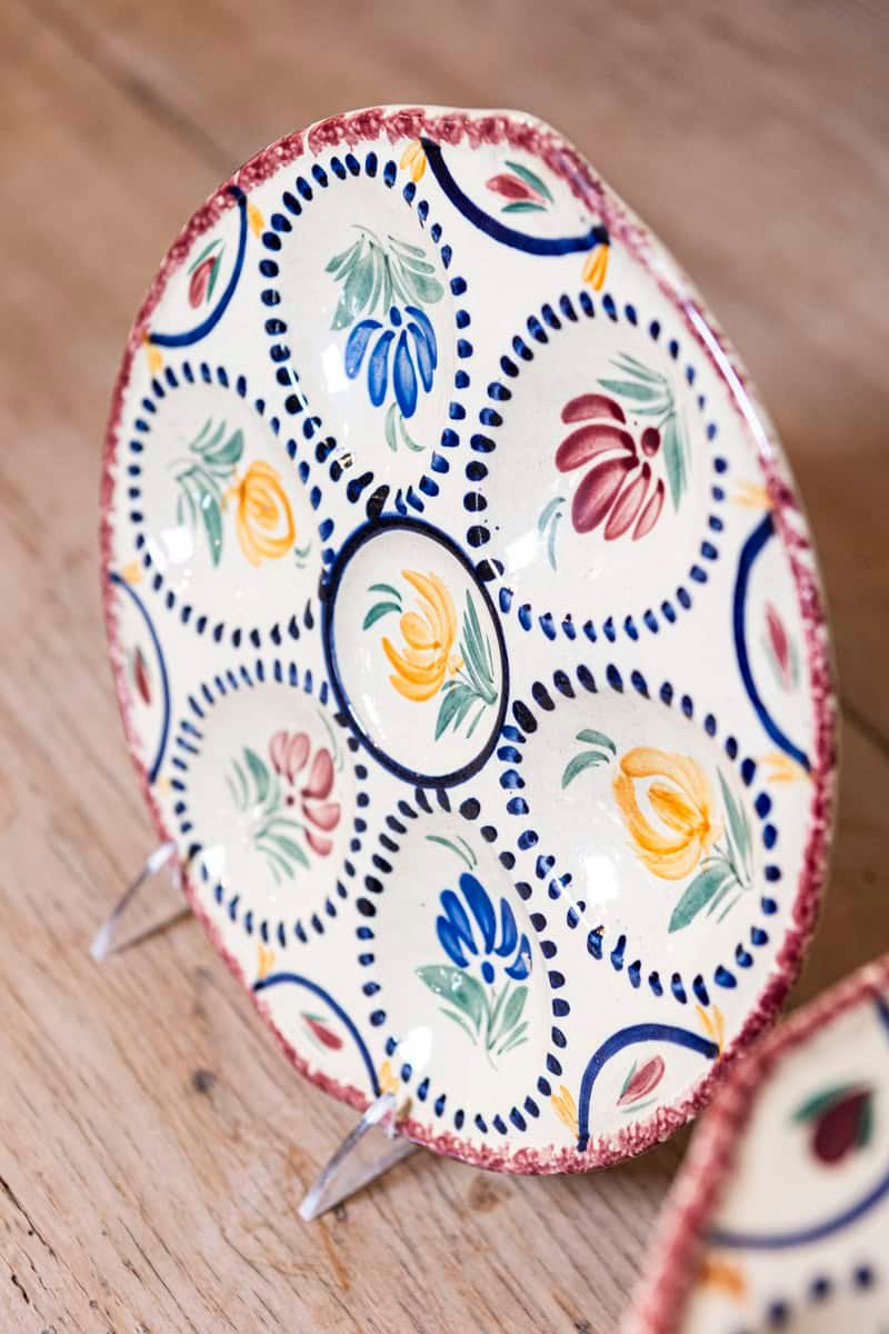 French 19th Century Quimper HB Manufacture Faïence Oyster Plates with Floral Motifs - JAA