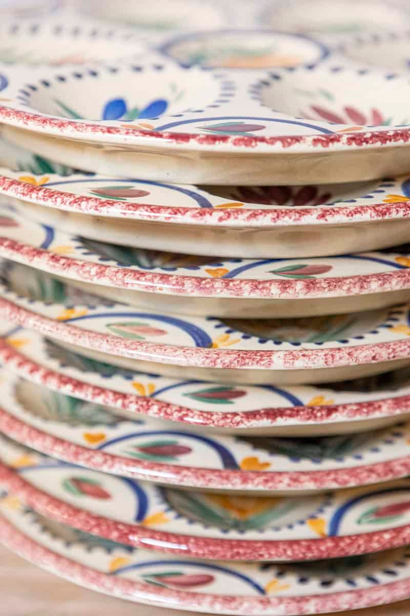 French 19th Century Quimper HB Manufacture Faïence Oyster Plates with Floral Motifs - JAA