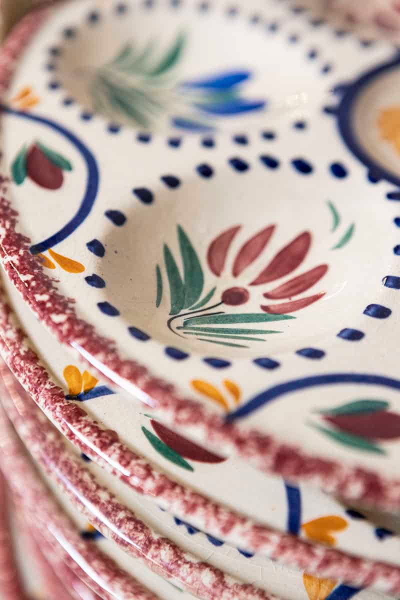 French 19th Century Quimper HB Manufacture Faïence Oyster Plates with Floral Motifs - JAA