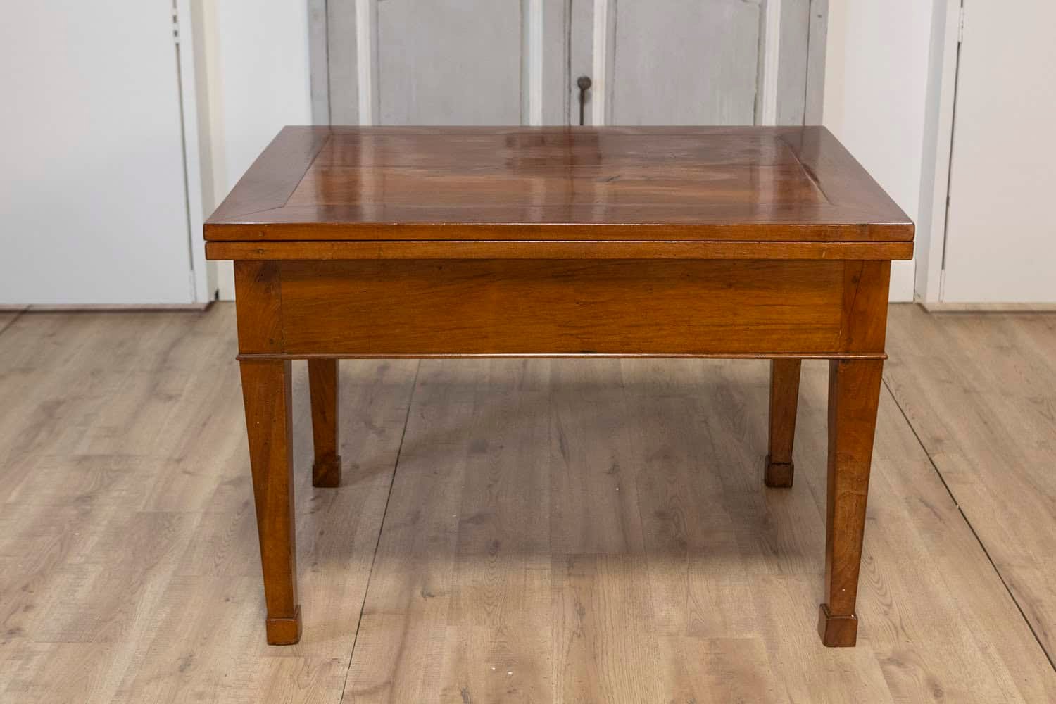 Italian Early 19th Century Walnut Folding Table with Tapered Legs - JAA