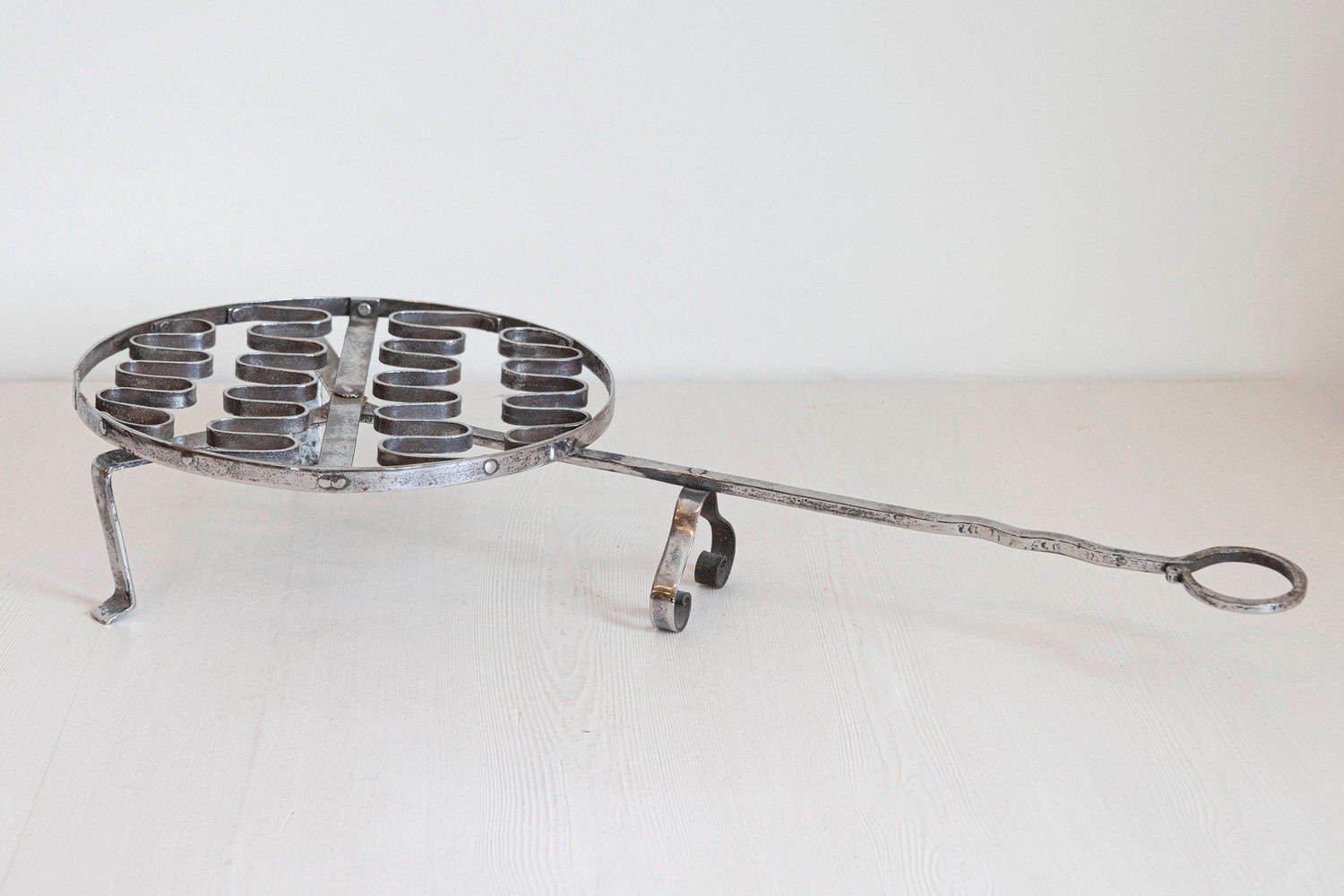 French 19th Century Iron Fireplace Grill with Petite Feet and Scroll-Supported Handle - JAA