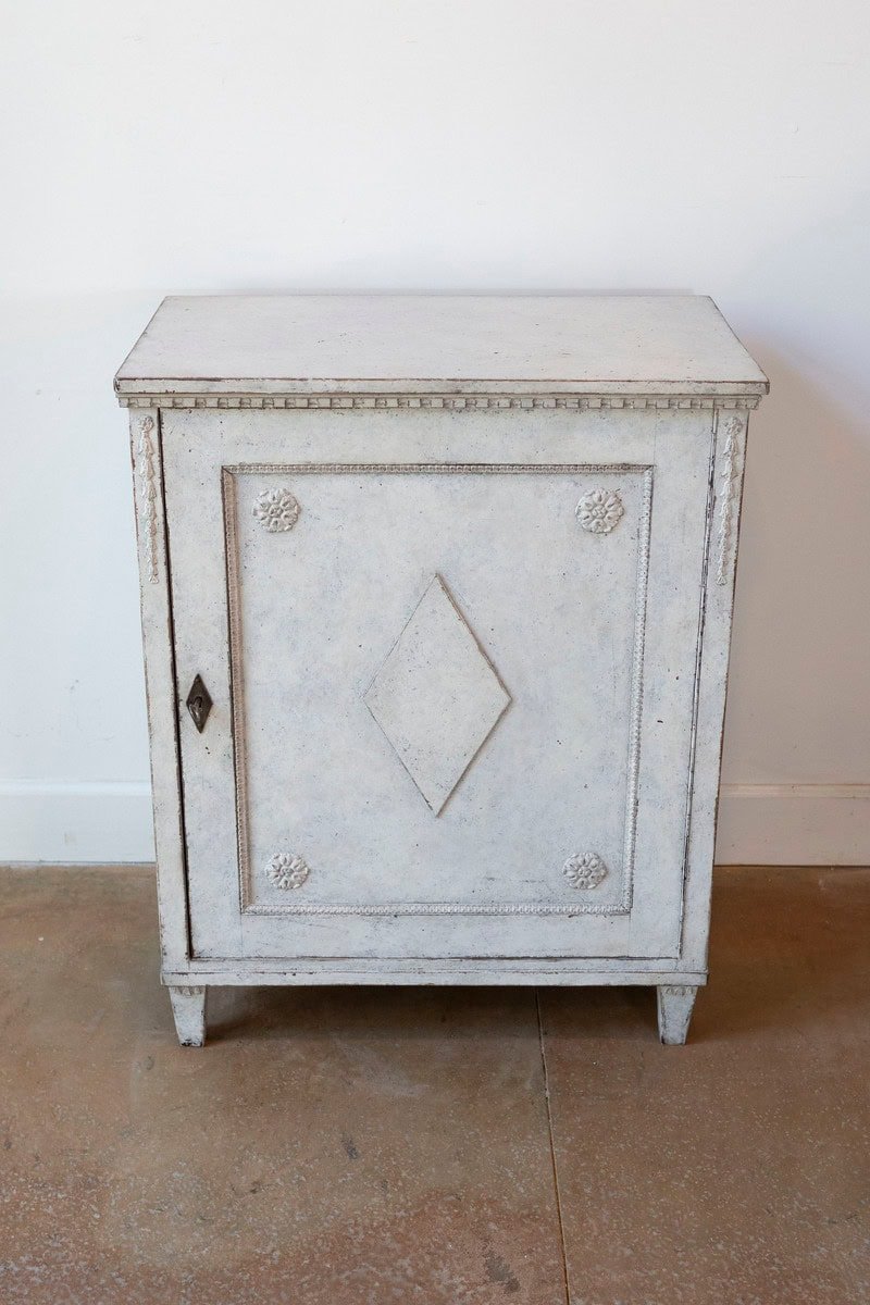 Swedish Gustavian Style 1880s Painted Cabinet with Carved Diamond and Rosettes - JAA