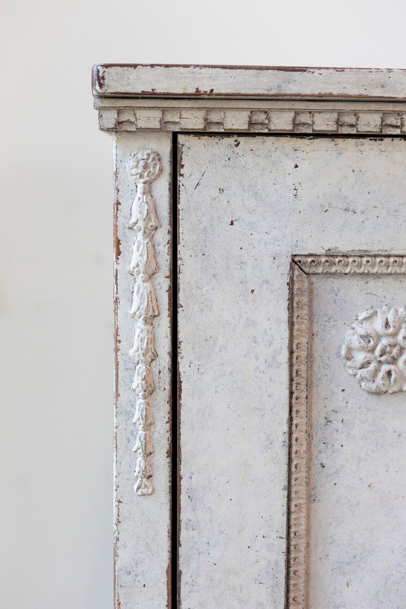 Swedish Gustavian Style 1880s Painted Cabinet with Carved Diamond and Rosettes - JAA