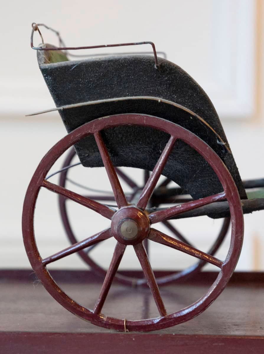 French Early 20th Century Hand-Carved Wooden Horse and Carriage Model with Green Felt-Covered Carriage - JAA