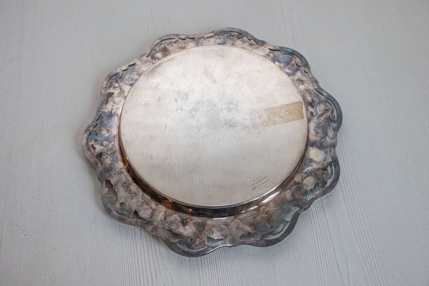English circa 1900 R.F. Mosley & Co Round Silver Plated Tray with Pierced Scalloped Border - JAA