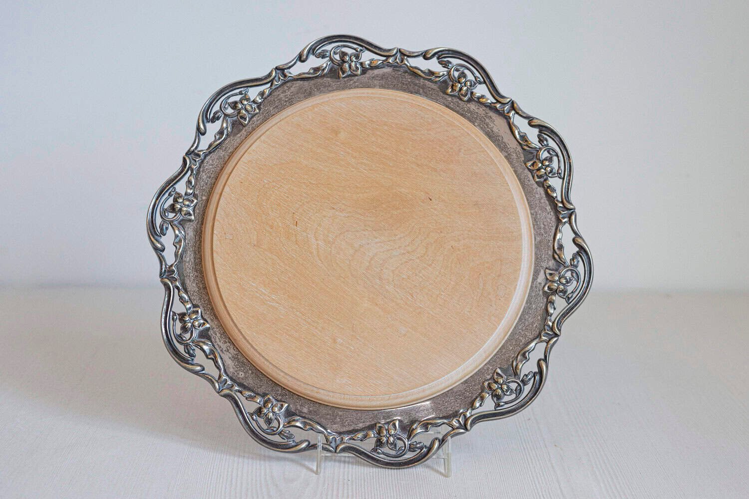 English circa 1900 R.F. Mosley & Co Round Silver Plated Tray with Pierced Scalloped Border - JAA