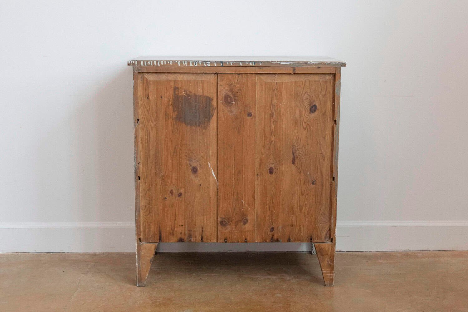 Gustavian Style Swedish Light Grey Painted Three-Drawer Chest with Carved Posts - JAA