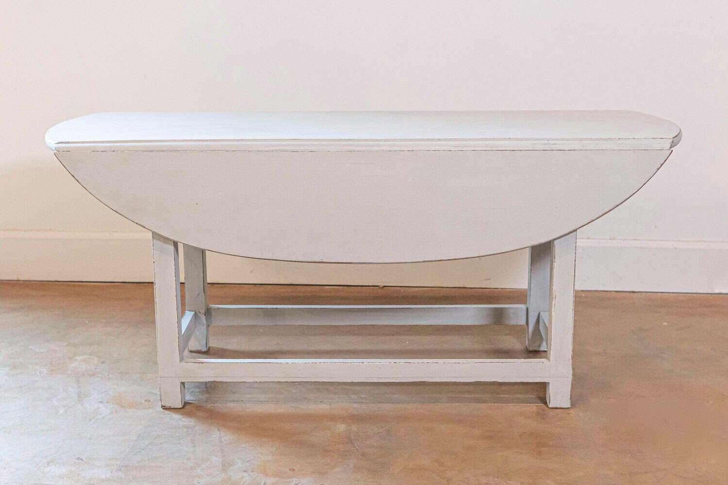 Swedish 20th Century Round Drop Leaf Coffee Table - JAA