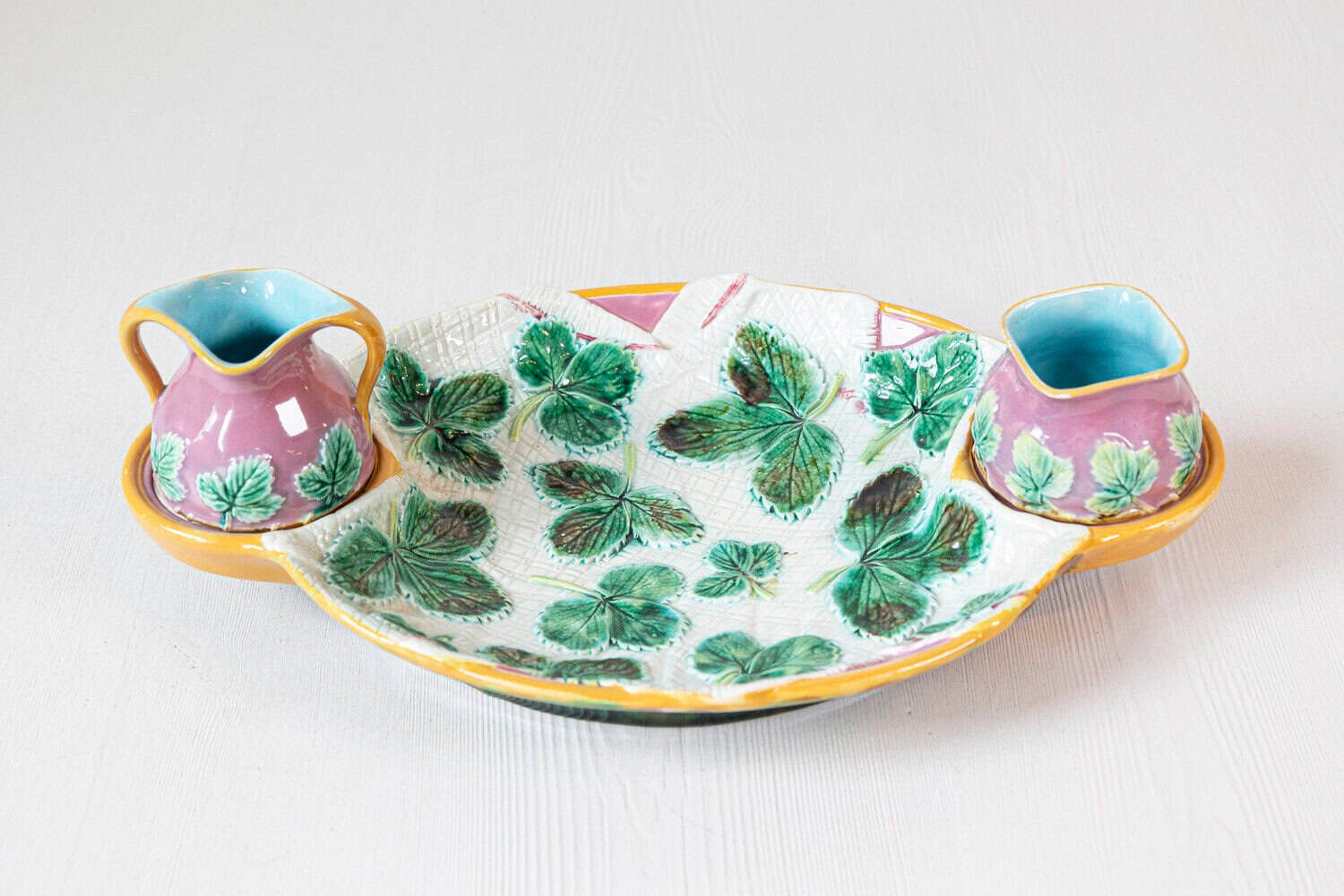 English 19th Century Majolica Serving Tray with Two Pitchers by George Jones - JAA
