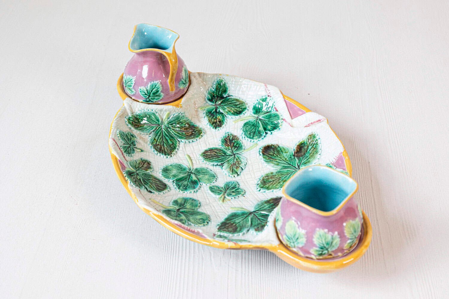 English 19th Century Majolica Serving Tray with Two Pitchers by George Jones - JAA