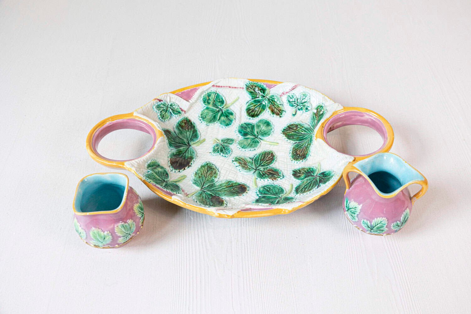 English 19th Century Majolica Serving Tray with Two Pitchers by George Jones - JAA