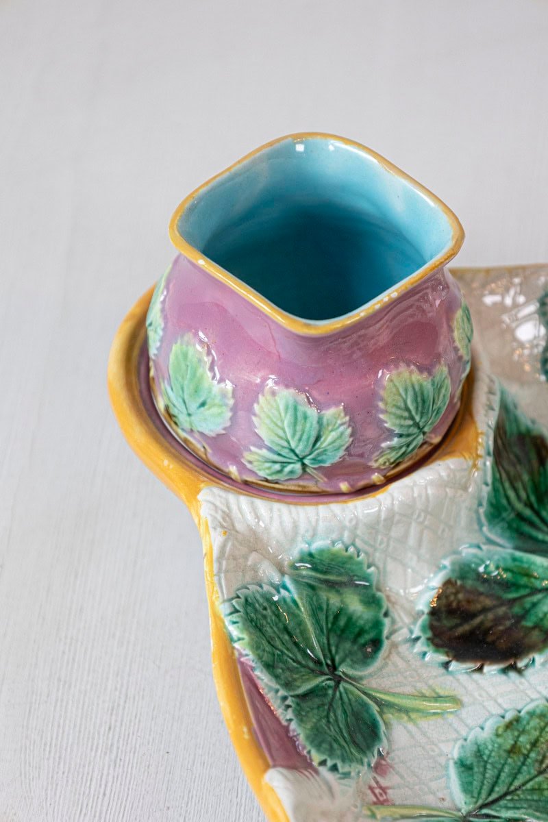 English 19th Century Majolica Serving Tray with Two Pitchers by George Jones - JAA