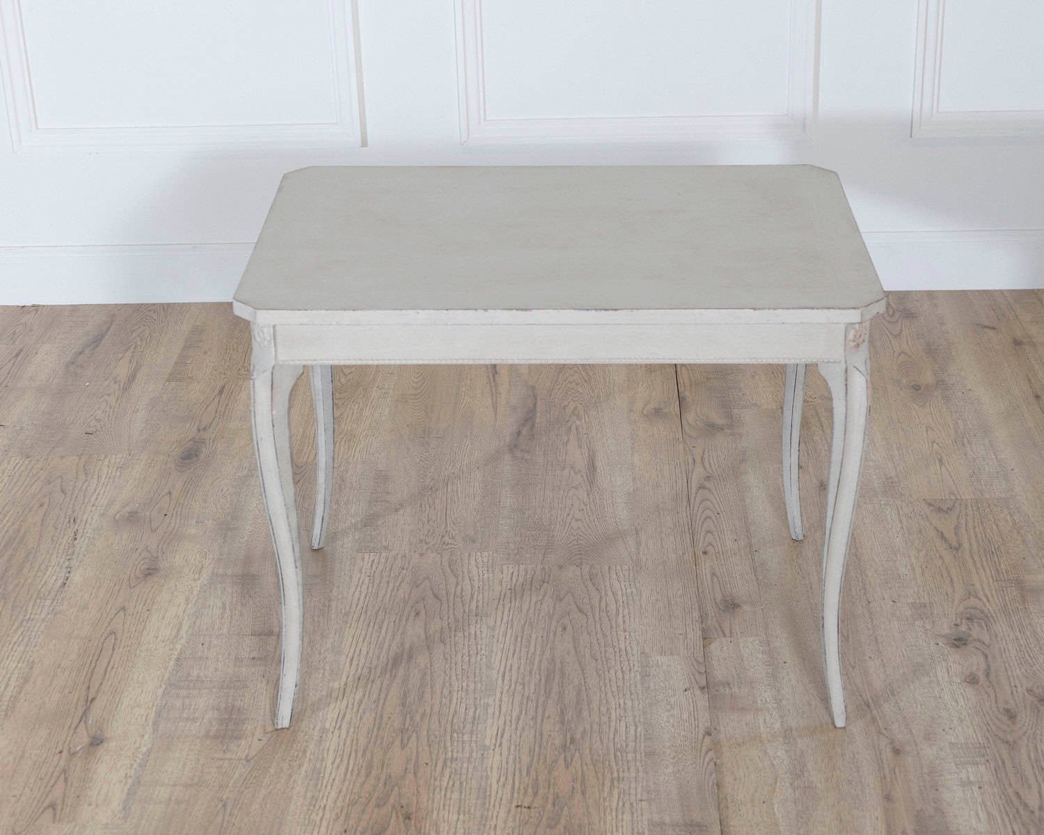 Early 20th Century Swedish Coffee Table with Graceful Cabriole Legs - JAA