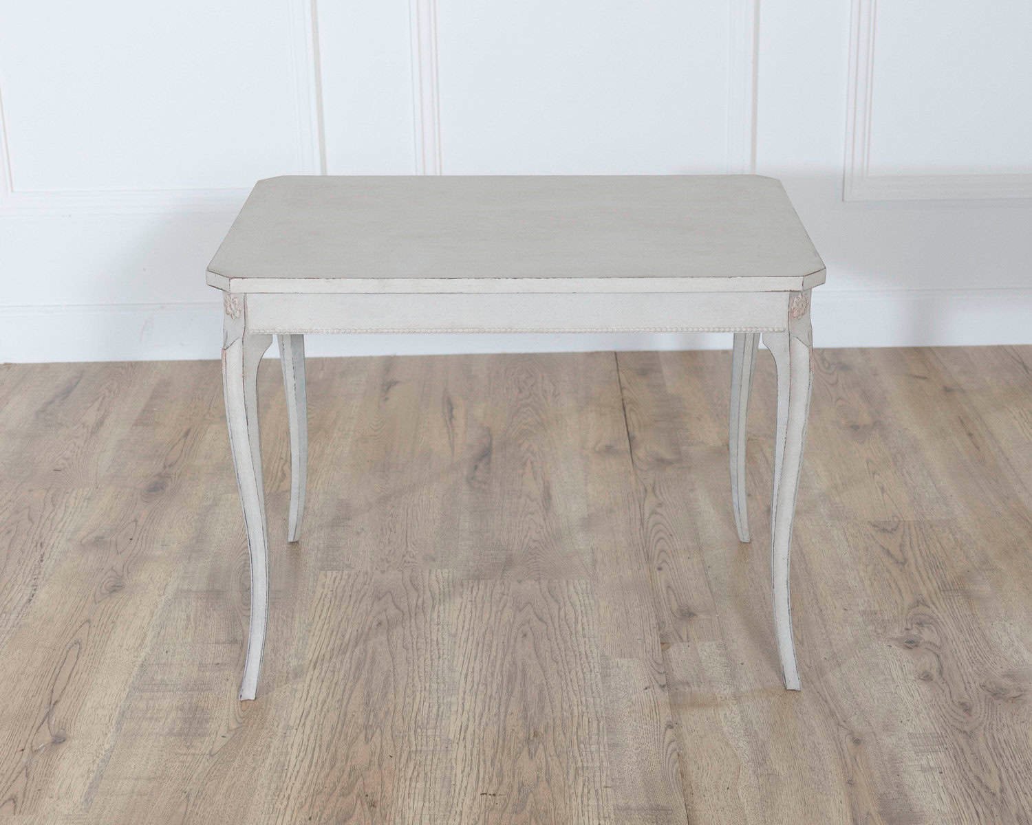 Early 20th Century Swedish Coffee Table with Graceful Cabriole Legs - JAA