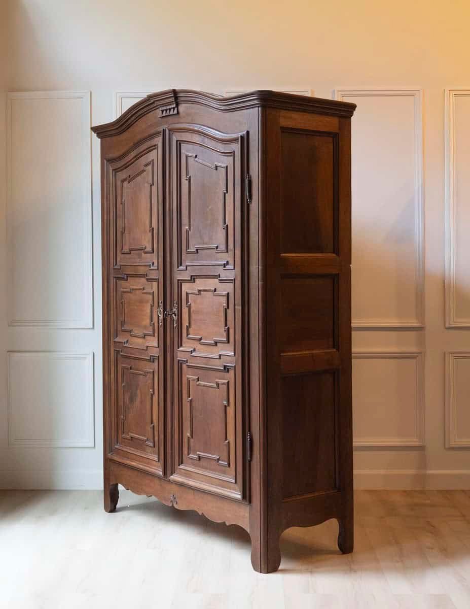 Piedmontese Walnut Armoire, circa 1790 - JAA