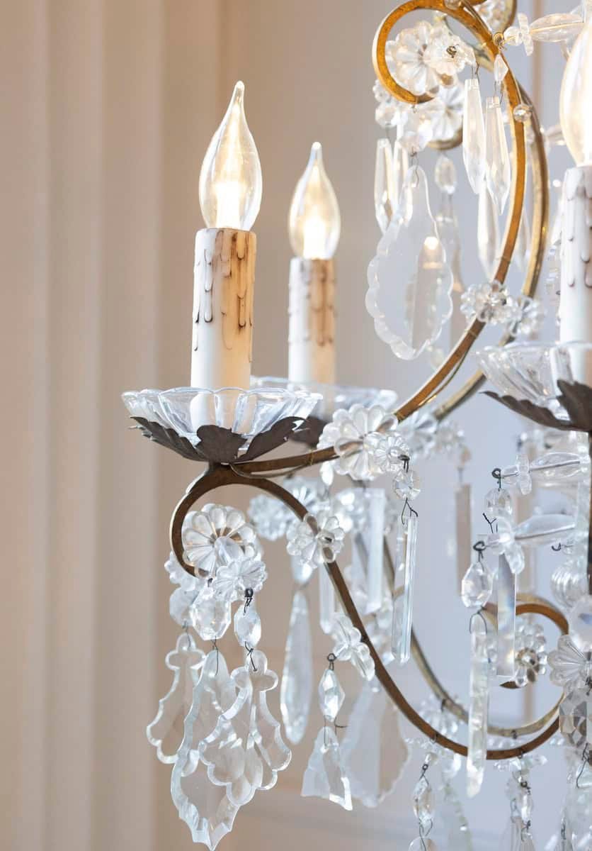 Italian Rococo Style 1890s Six-Light Crystal Chandelier with Gilt Metal Armature - JAA