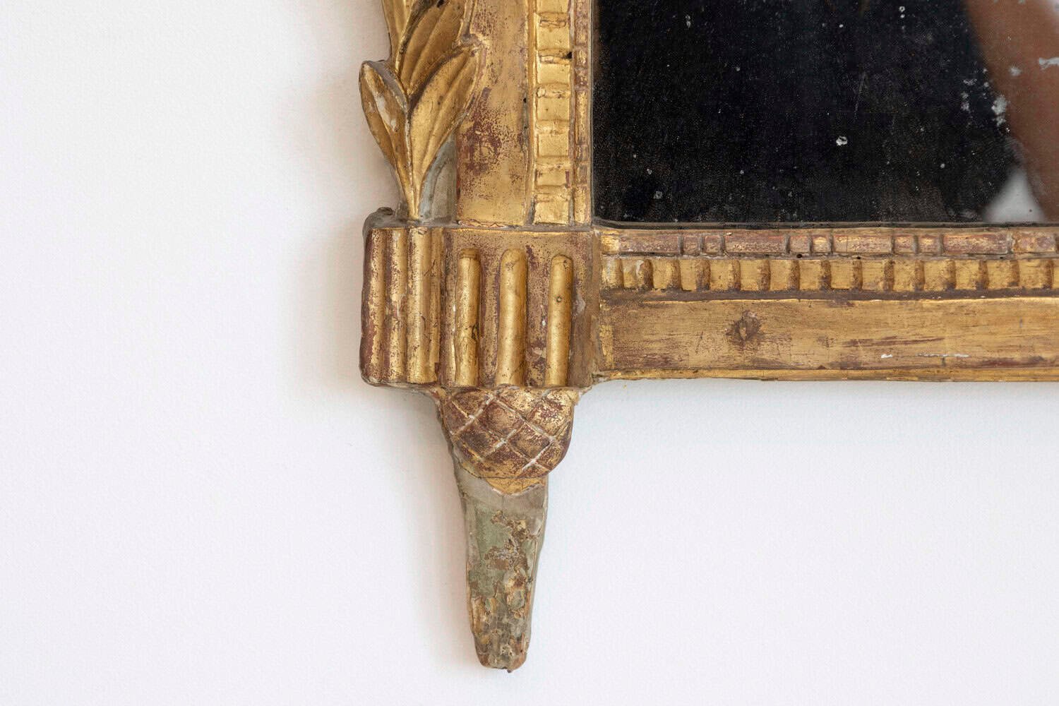 French Louis XVI 18th Century Giltwood Mirror with Carved Bouquet of Flowers - JAA