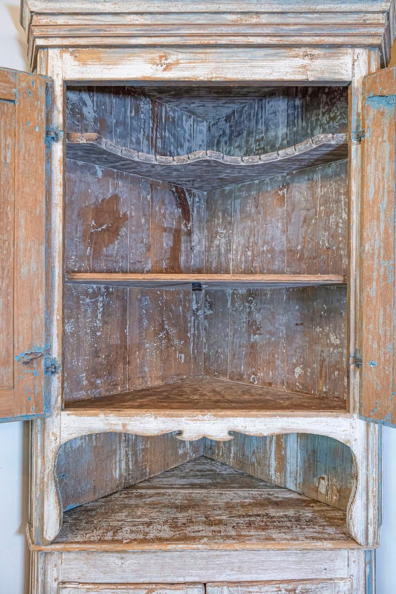 Swedish Gustavian Period 1800s Corner Cabinet with Carved Doors and Open Shelf - JAA