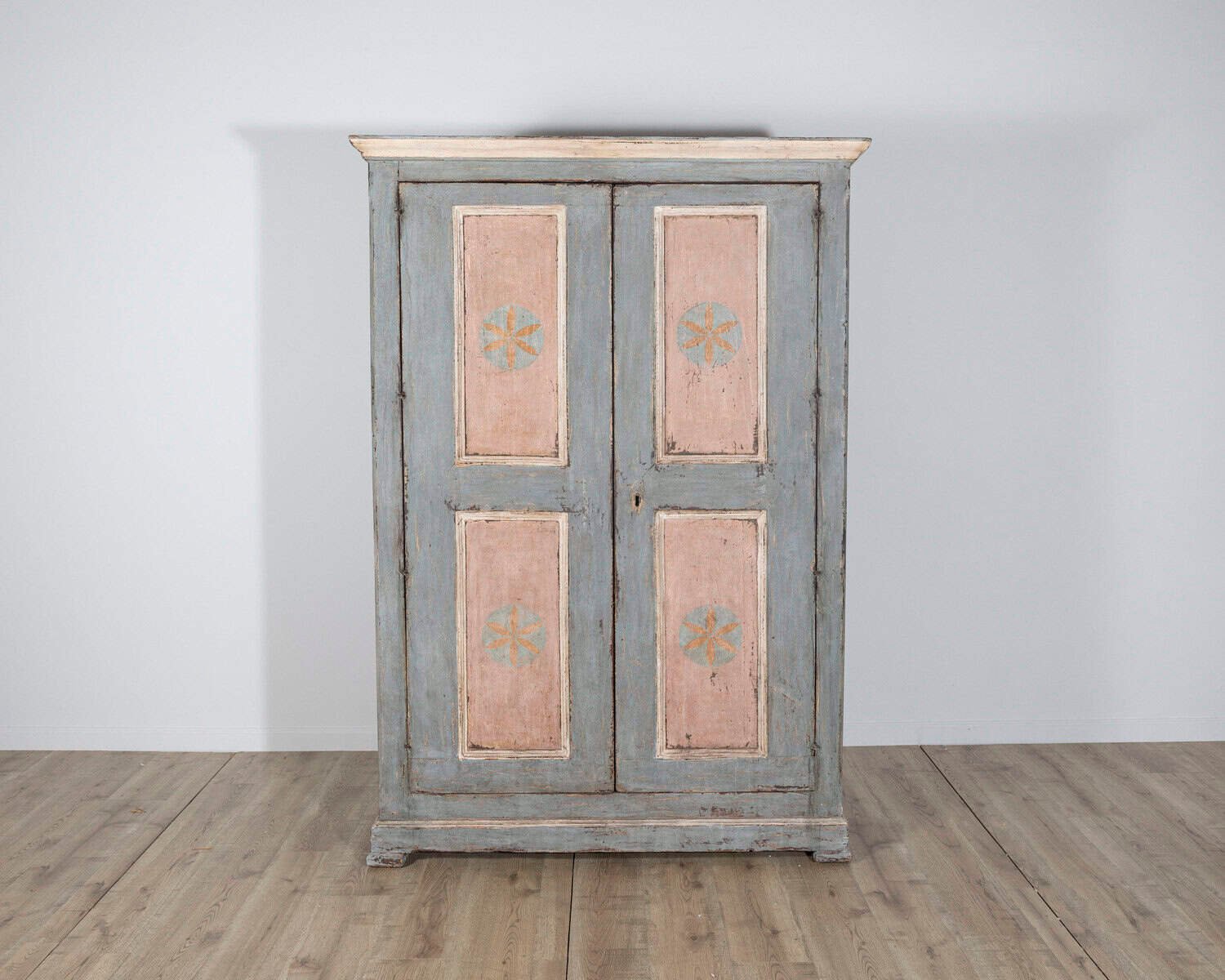 Italian 19th Century Painted Chestnut Cabinet with Light Blue and Dusty Rose Finish - JAA