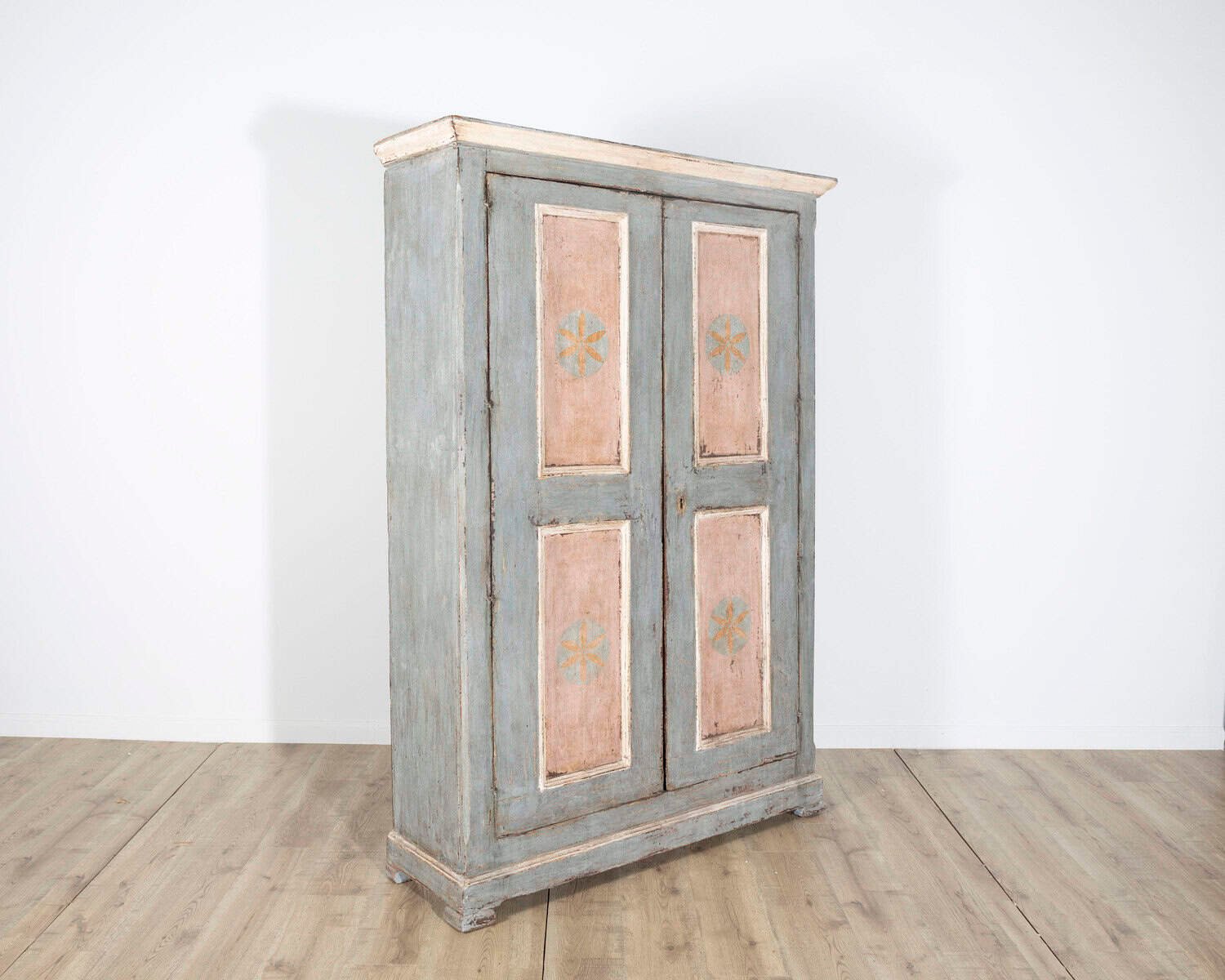 Italian 19th Century Painted Chestnut Cabinet with Light Blue and Dusty Rose Finish - JAA