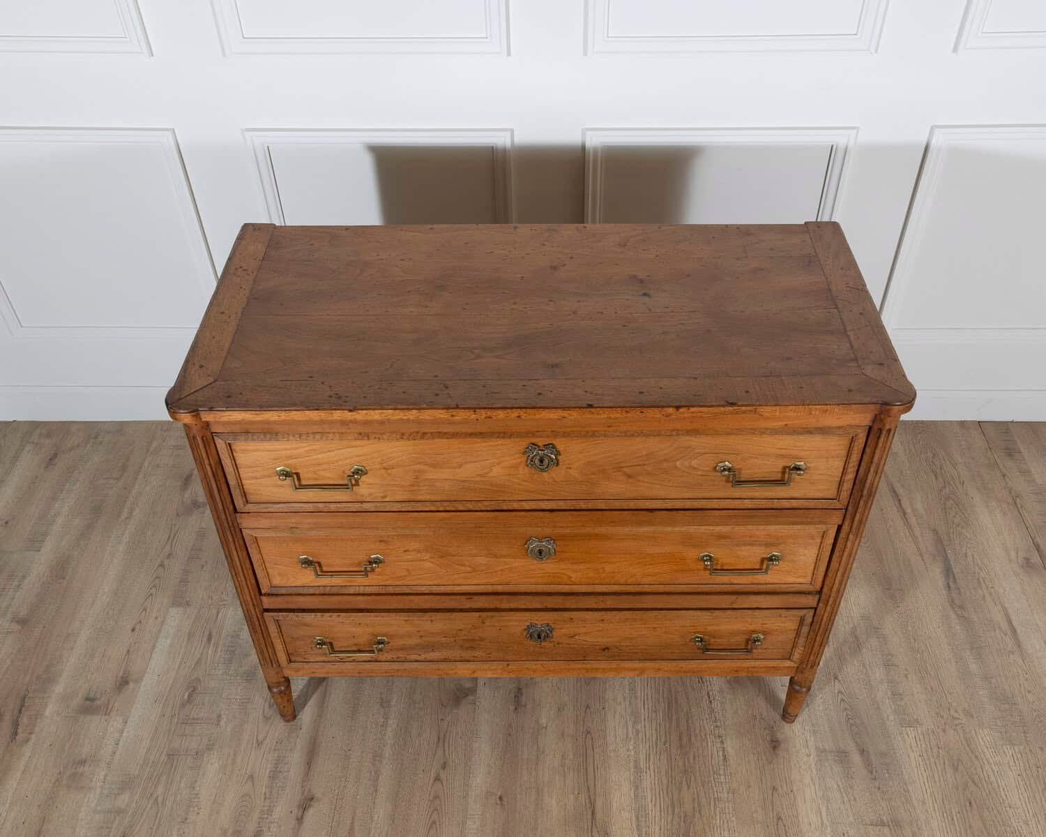 Louis XVI Period Commode In Walnut Late 18th Century - JAA