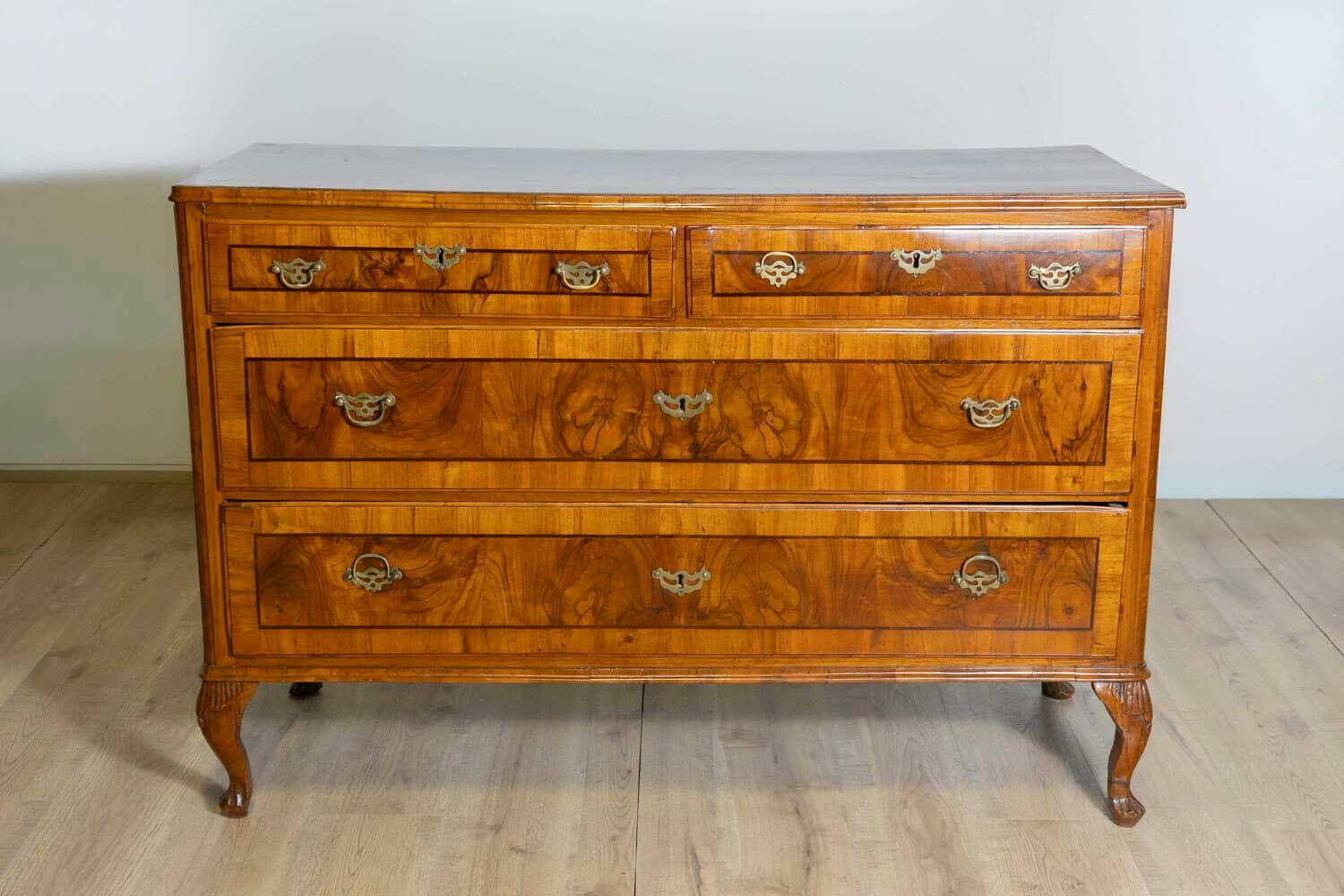18th Century Venetian Walnut ad Mahogany Commode with Bookmatched Veneer - JAA