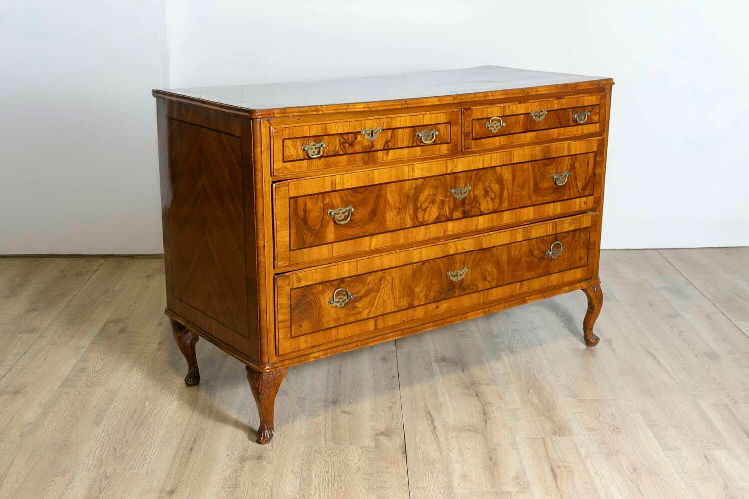 18th Century Venetian Walnut ad Mahogany Commode with Bookmatched Veneer - JAA