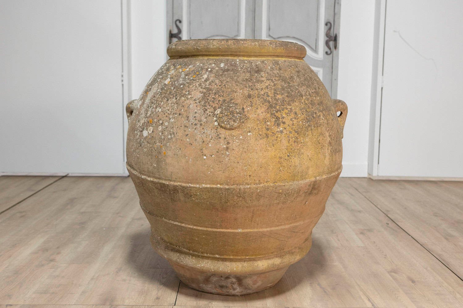 Large Italian 19th Century Planter with Lateral Handles and Generous Lines - JAA