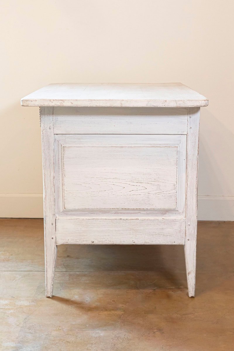 Swedish Gustavian Style 19th Century Painted Sideboard with Reeded Motifs - JAA