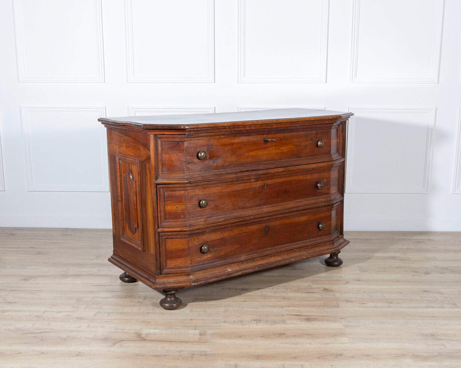 17th-Century Italian Walnut Commode with Moulded Front - JAA