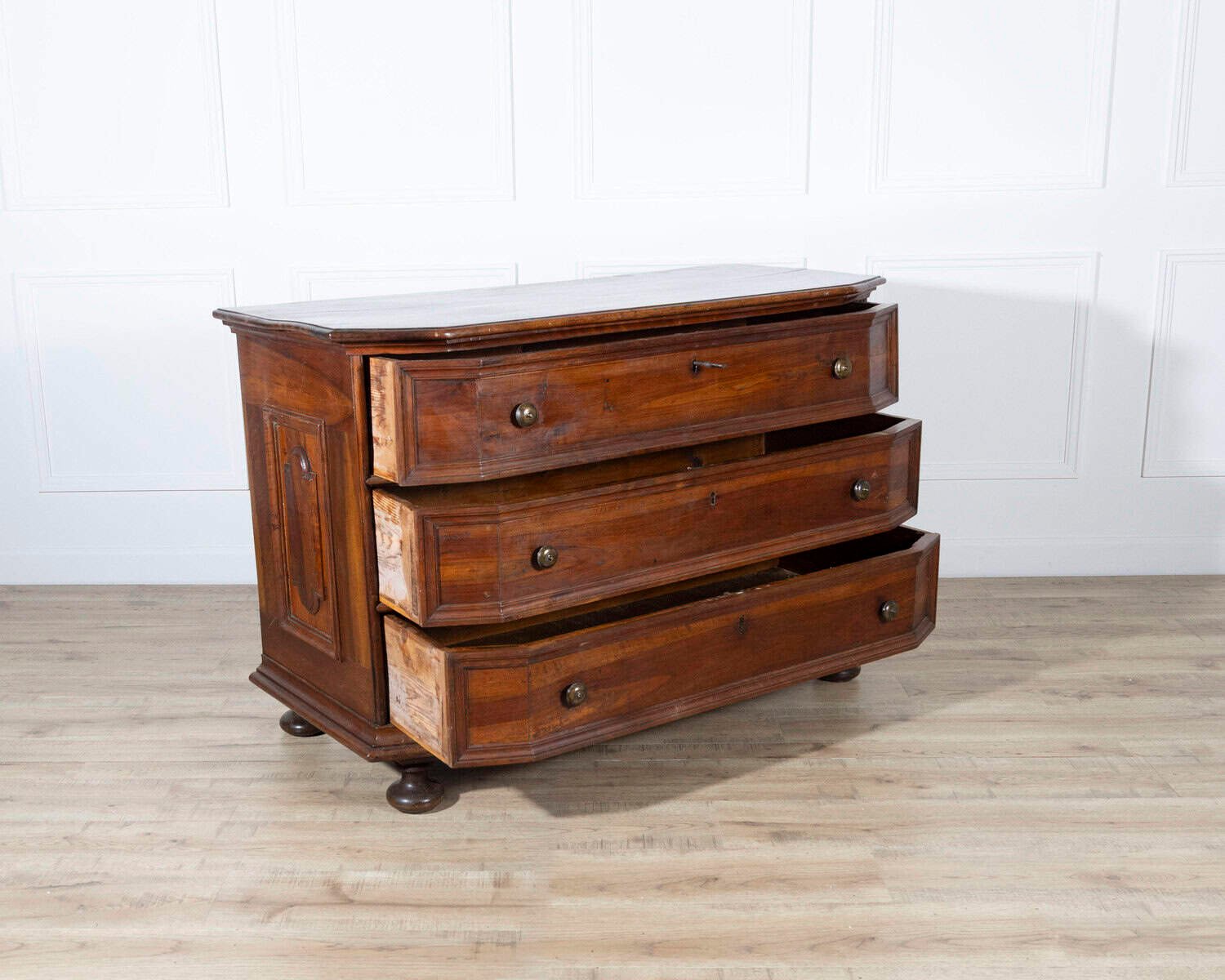 17th-Century Italian Walnut Commode with Moulded Front - JAA
