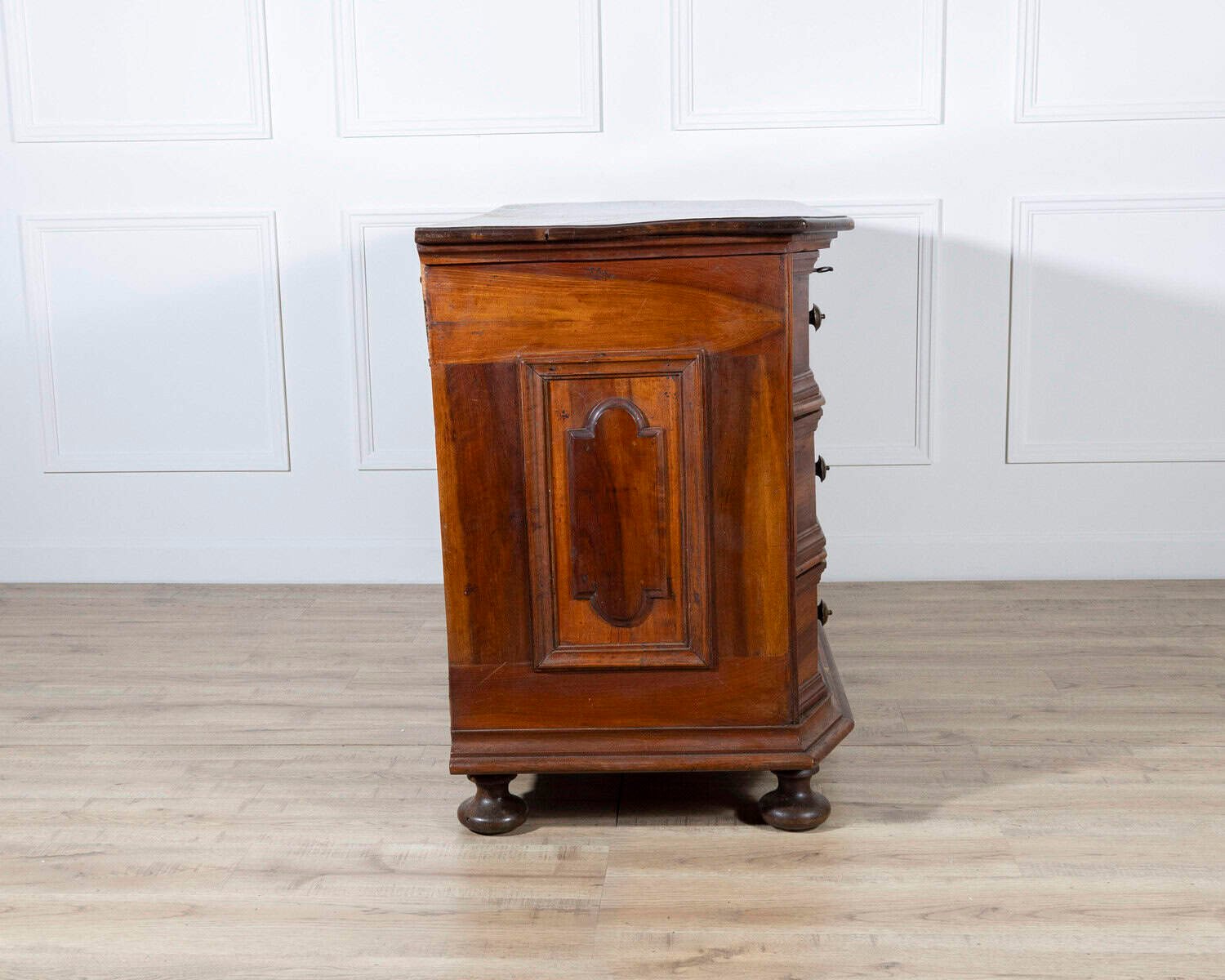 17th-Century Italian Walnut Commode with Moulded Front - JAA