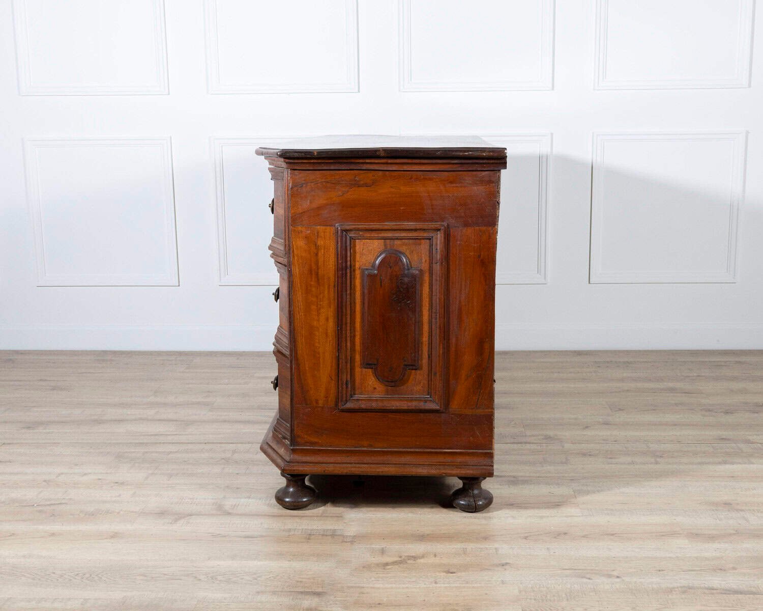 17th-Century Italian Walnut Commode with Moulded Front - JAA